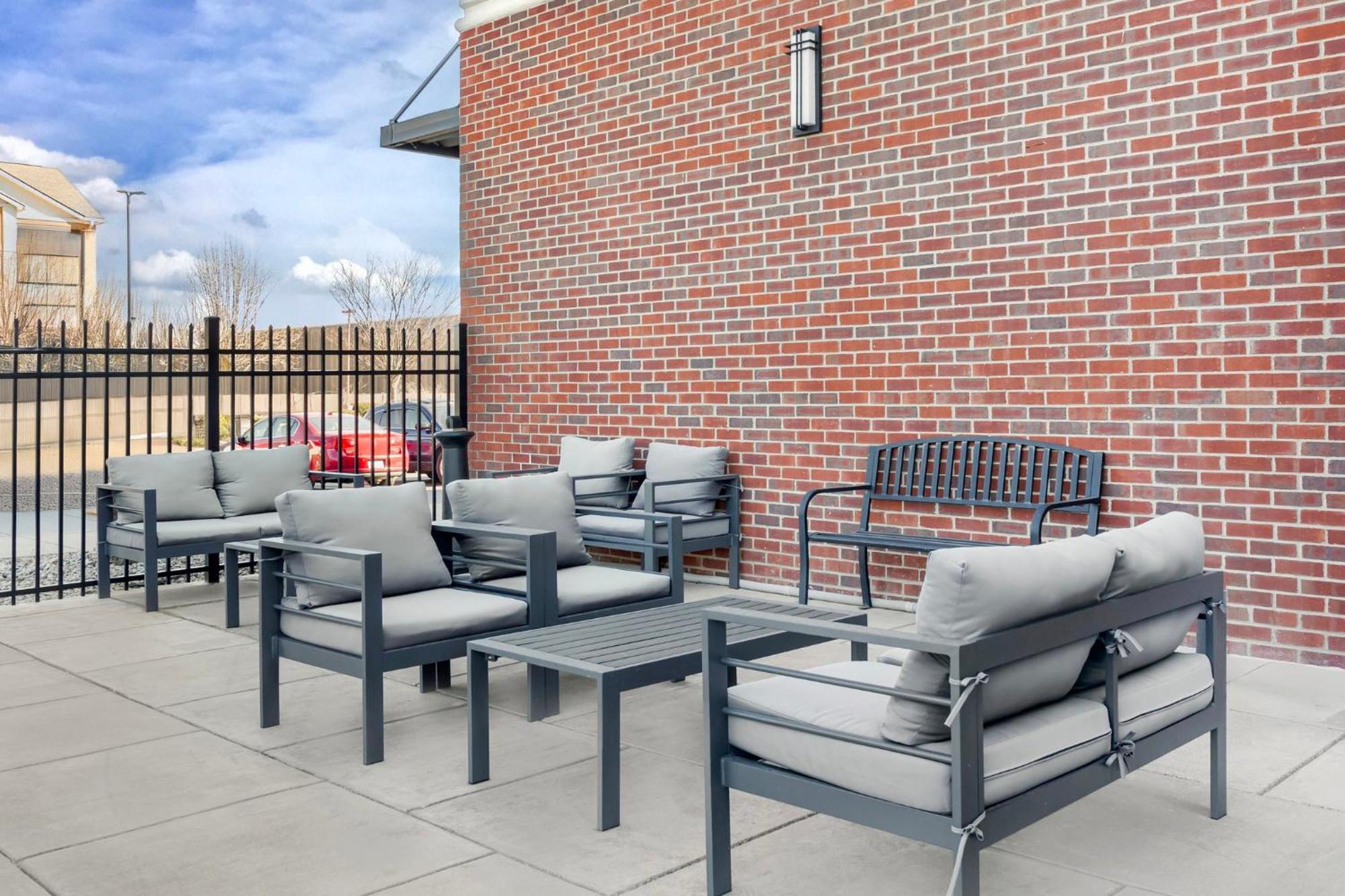Holiday Inn Louisville Airport South By Ihg Exteriör bild